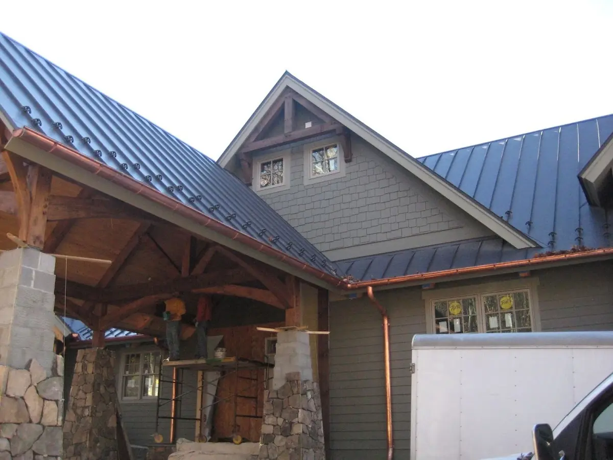 Craftsman Roofing team delivering quality roofing work in Red Mountain